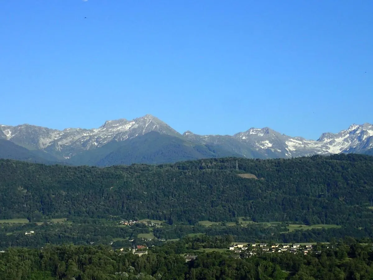 Bed & Breakfast Le Belvedere : Chambres Et Table D'Hotes Montmelian France