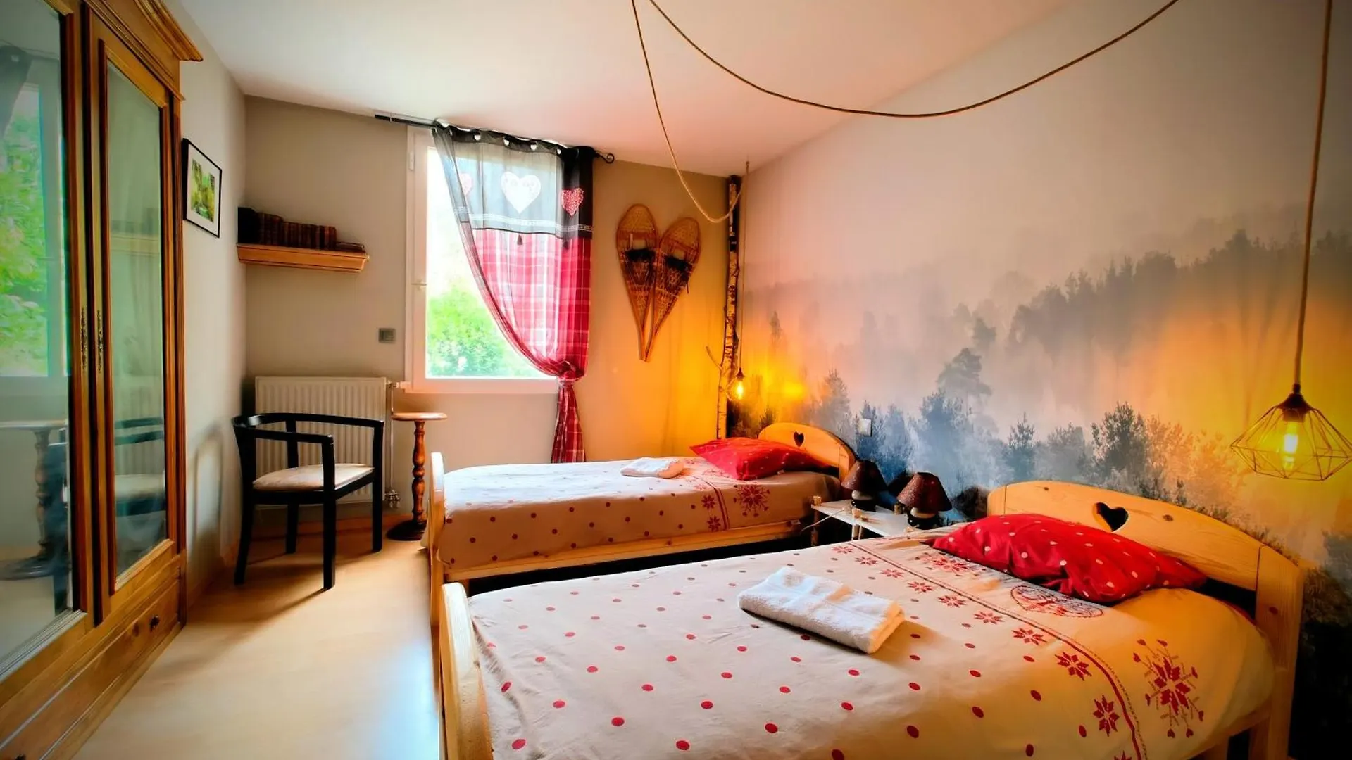 Le Belvedere : Chambres Et Table D'Hotes Montmelian