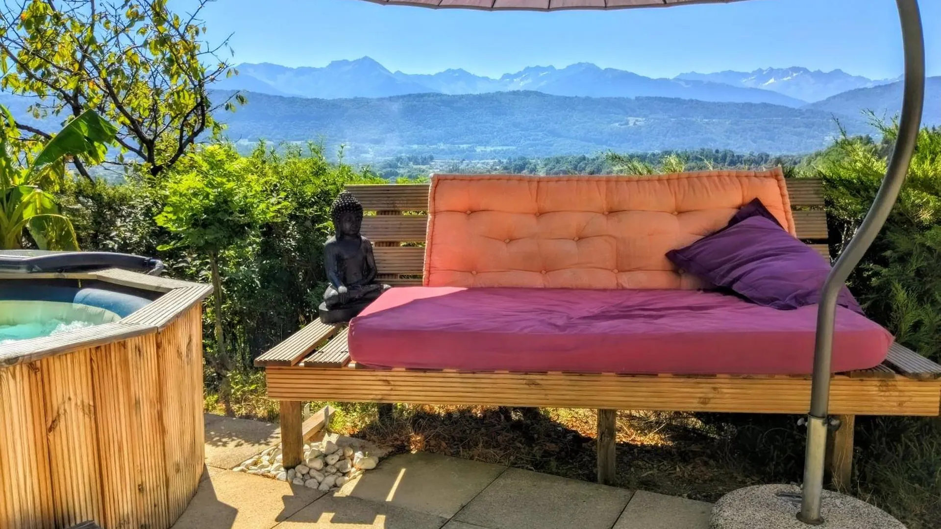 Le Belvedere : Chambres Et Table D'Hotes Montmelian Bed & Breakfast
