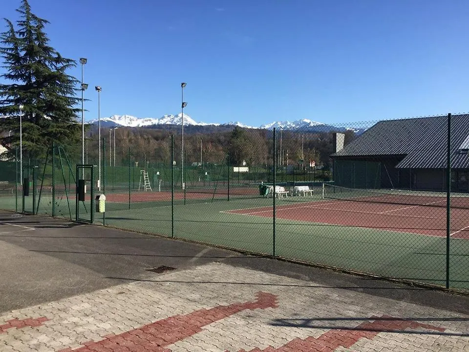 Le Belvedere : Chambres Et Table D'Hotes Montmelian 0*,  France