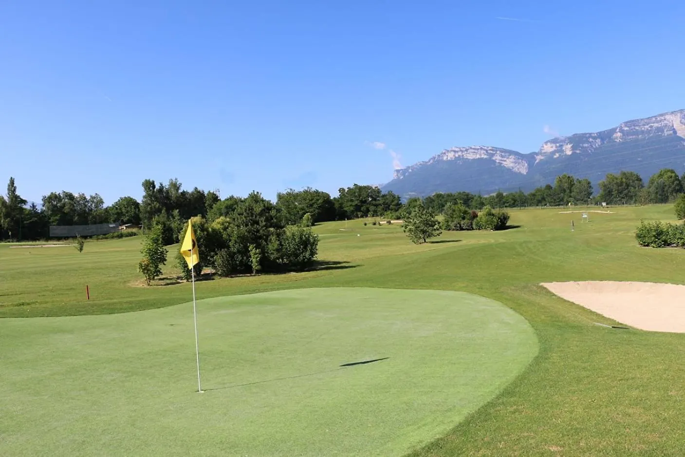 Le Belvedere : Chambres Et Table D'Hotes Montmelian